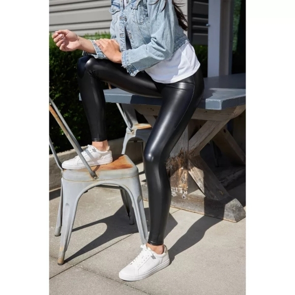 Spanx Leggings Womens Small Faux Vegan Leather Black High Rise Crop Ankle Assets - Picture 1 of 14